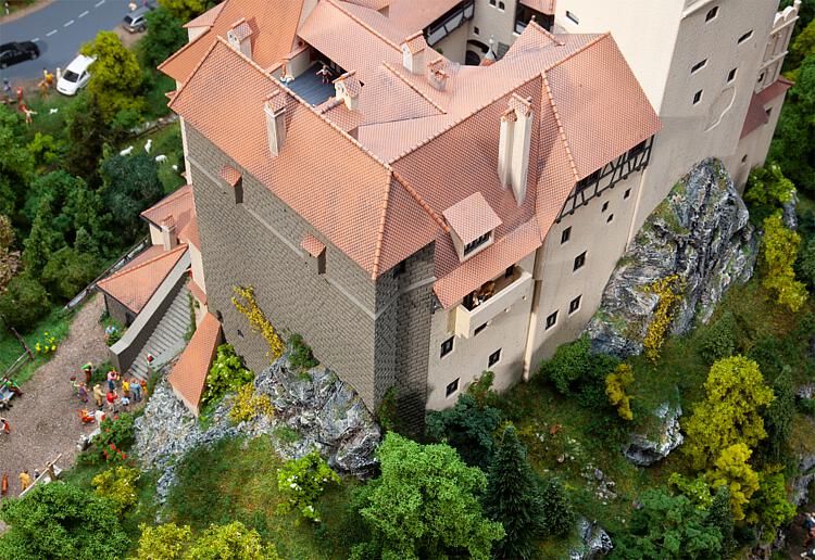 faller-130820-3-Schloß-Bran-Siebenbürgen-Rumänien-limitiertes-Jubiläumsmodell-75-Jahre-Faller-Graf-Dracula