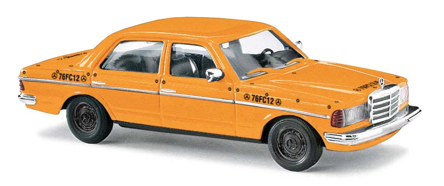 busch-46873-Mercedes-Benz-W123-Limousine-Crashtest