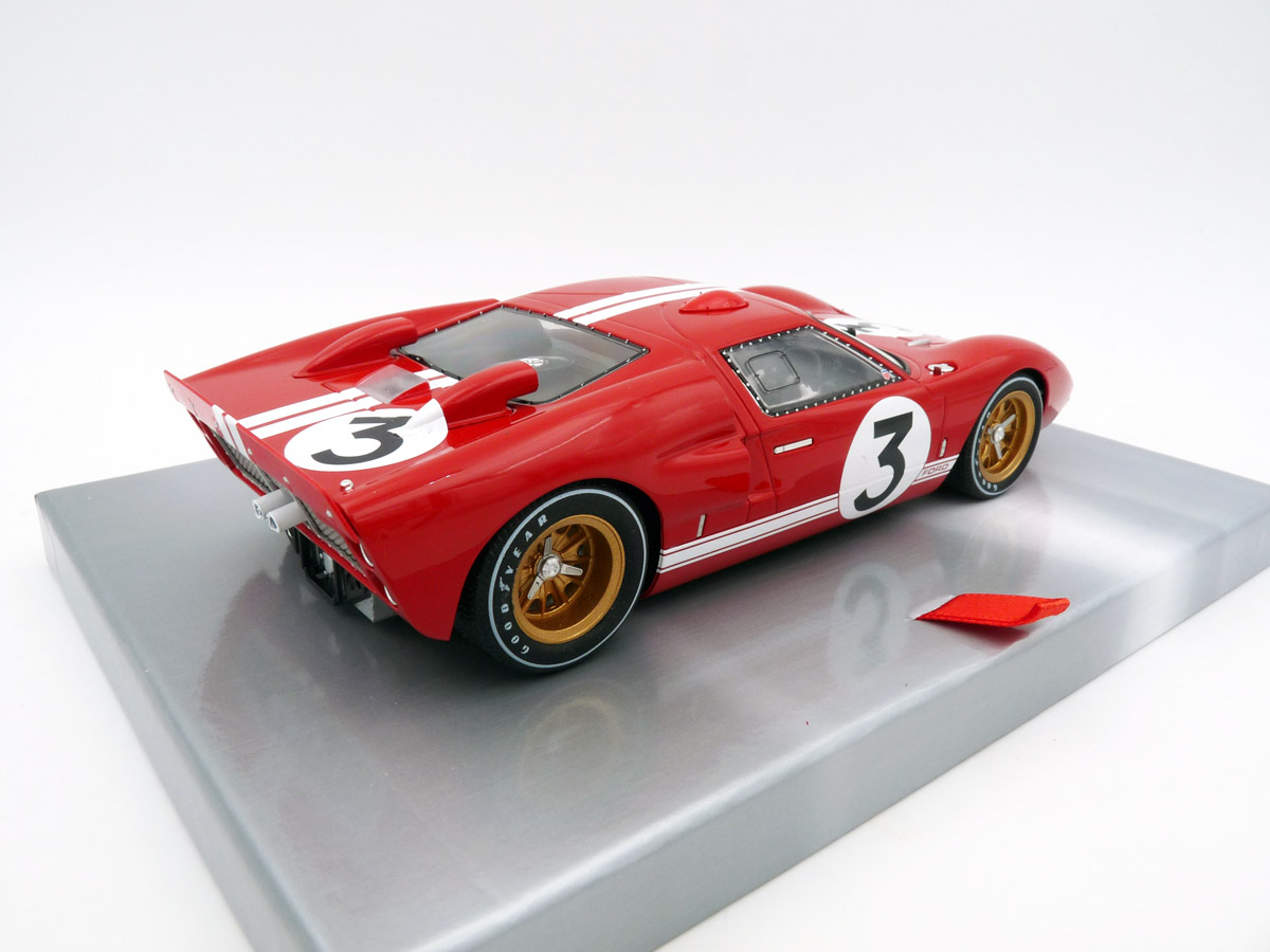 brm-166-3-Ford-GT40-Mk-II-24h-Le-Mans-1966-3-Dan-Gurney-Jerry-Grant