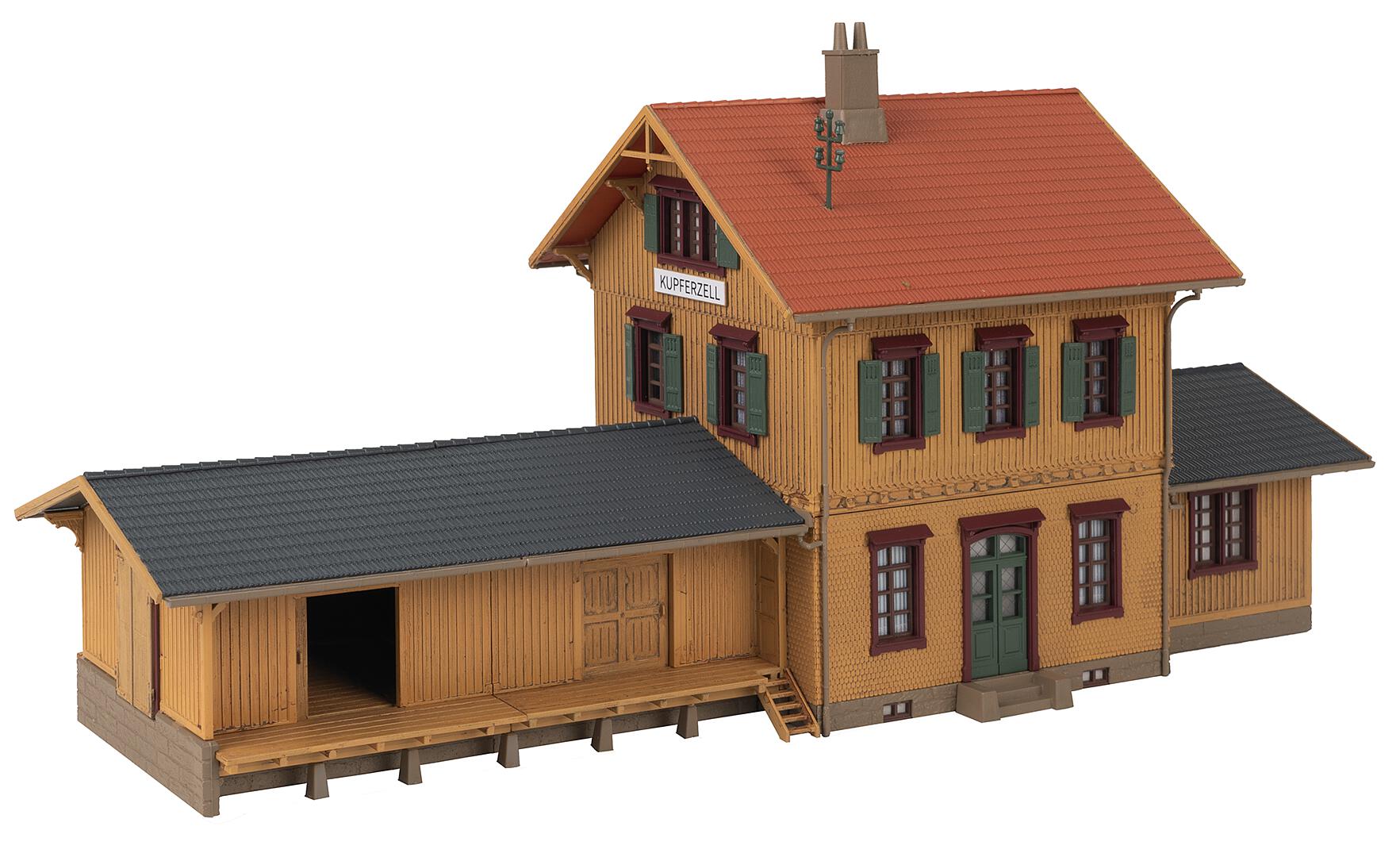faller-110153-3-Bahnhof-Kupferzell-holzvertäfelt-Holzschindeln-Nonnenziegel-Laderampe