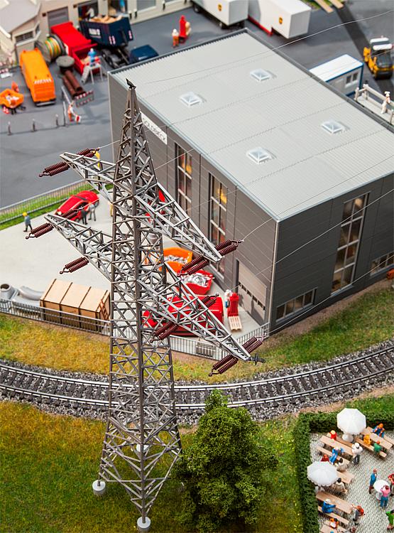 faller-130898-2-Freileitungsmasten-Hochspannungsleitung-Modelleisenbahn