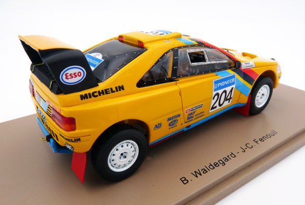 spark-S5625-2-Peugeot-405-T16-Paris-Dakar-1990