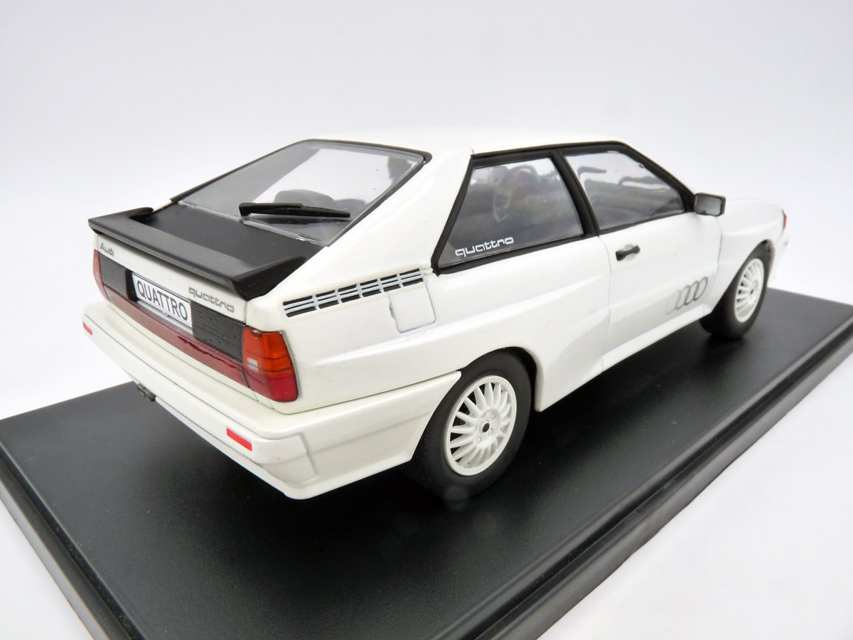whitebox-WB124247-2-Audi-Quattro-B2-perlmuttweiß-metallic-1980-vorne