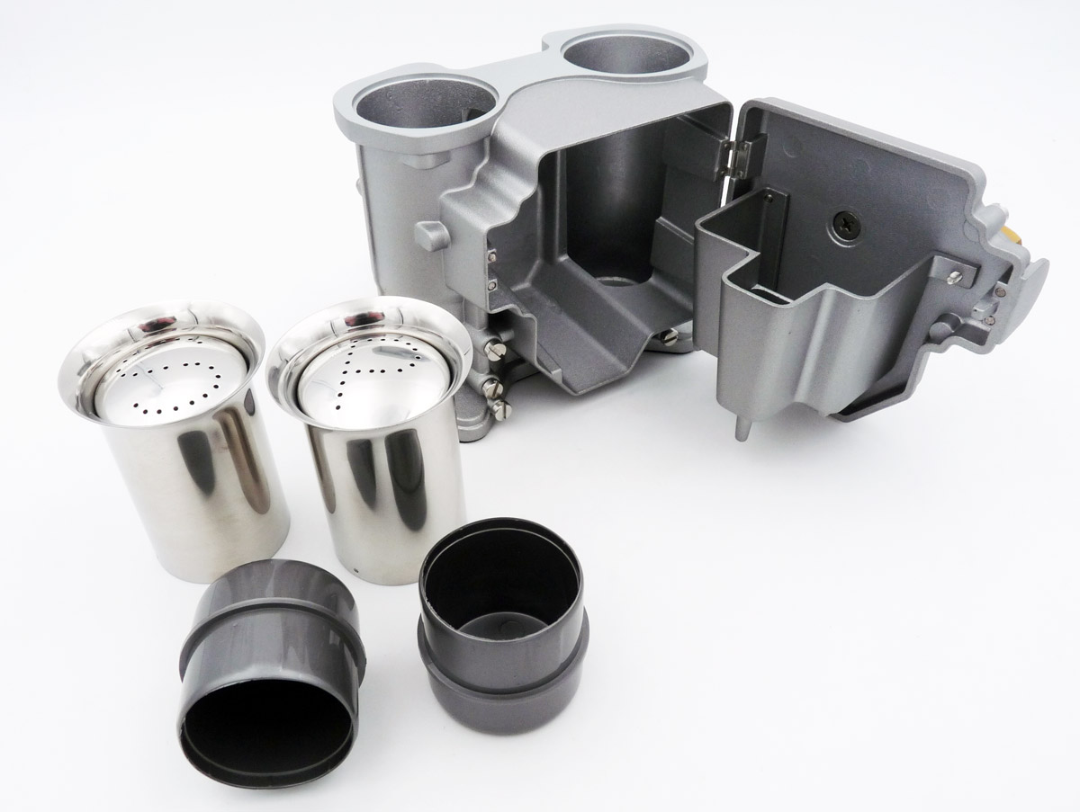 autoart-40149-2-Carburetor-salt-and-pepper-shaker-advanced-version-Doppelvergaser-Salz-und-Pfefferstreuer-aluminium-die-cast-zerlegt autoart-40149-2-Carburetor-salt-and-pepper-shaker-advanced-version-Doppelvergaser-Salz-und-Pfefferstreuer-aluminium-die-cast-zerlegt
