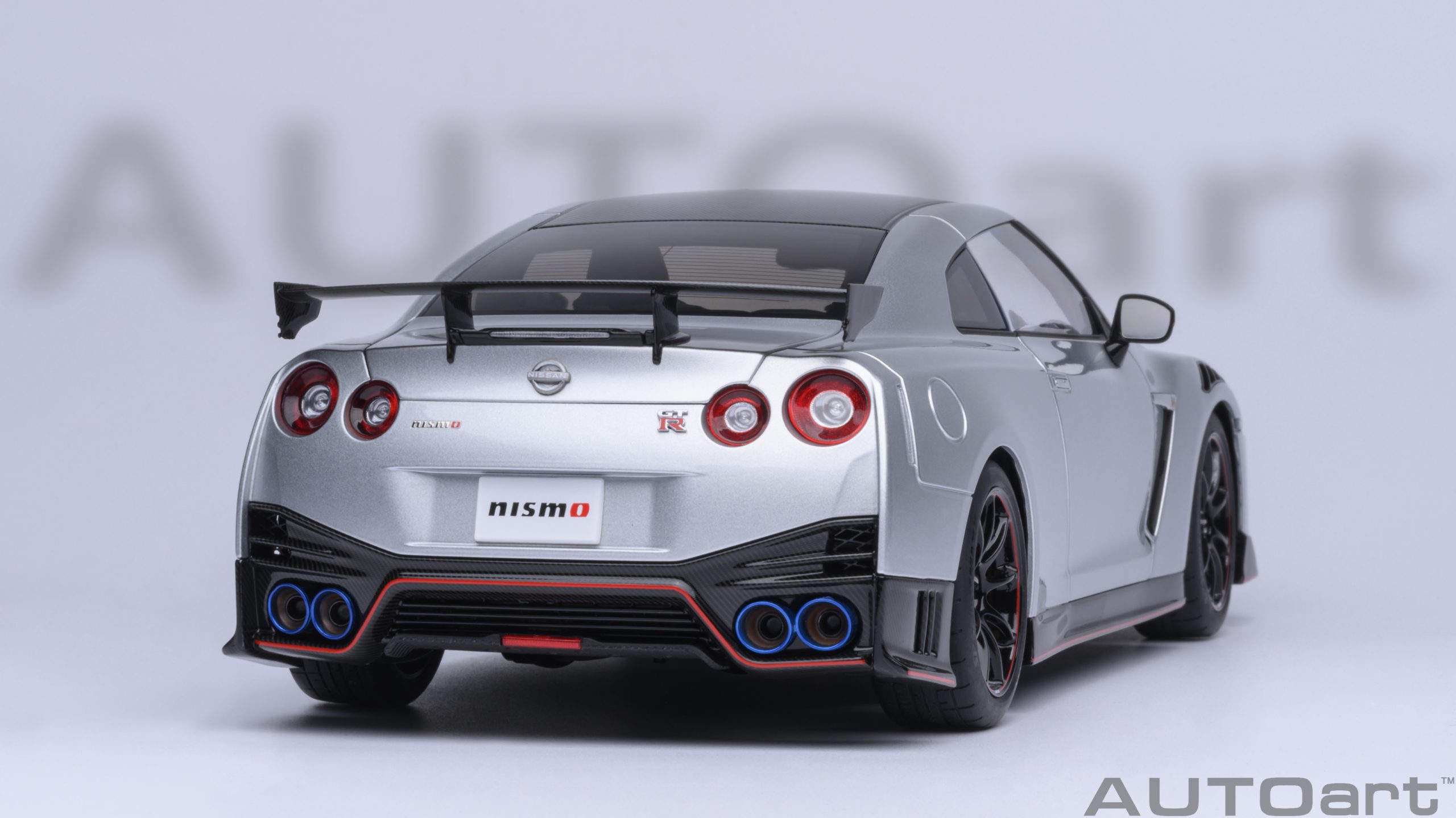 autoart-77503-8-Nissan-GT-R-R35-NISMO-Special-Edition-ultimate-metal-silver-Heckschürze autoart-77503-8-Nissan-GT-R-R35-NISMO-Special-Edition-ultimate-metal-silver-Heckschürze