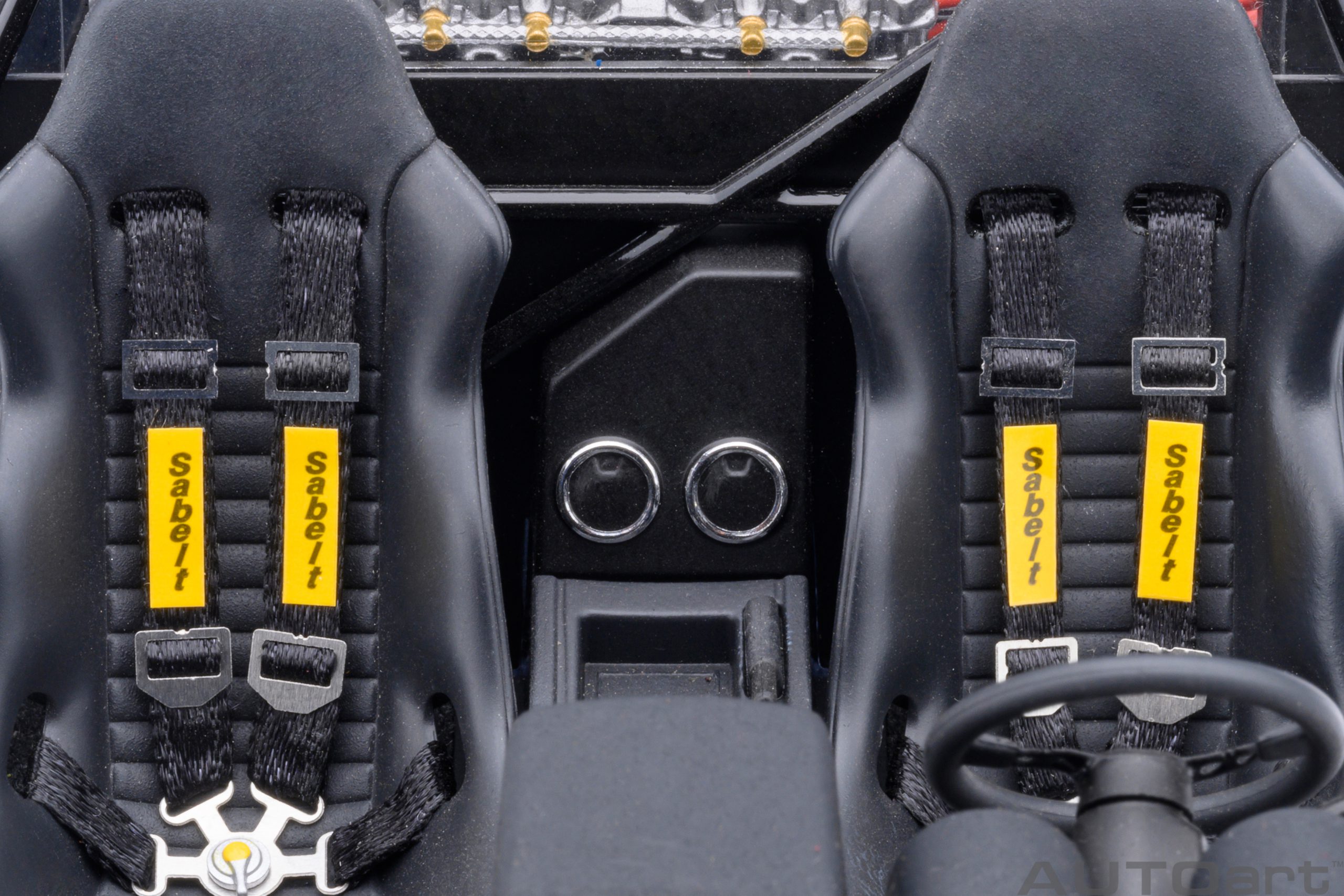autoart-79171-3-Lamborghini-Miura-SVR-JOTA-rosso-rot-Hosenträgergurte