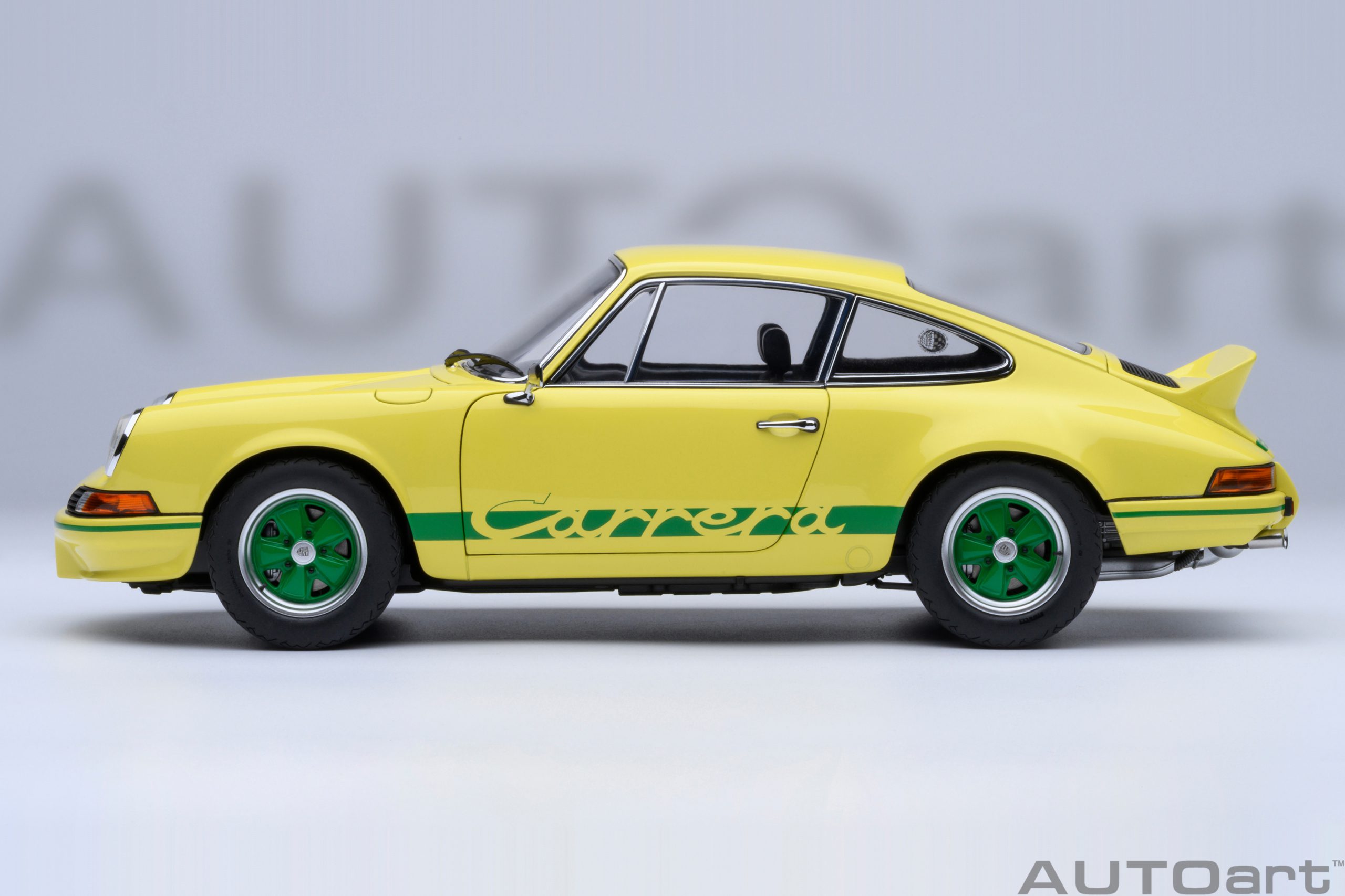 autoart-78033-7-Porsche-911-Carrera-RS-2-7-light-yellow-green-stripes-RS-Streifen