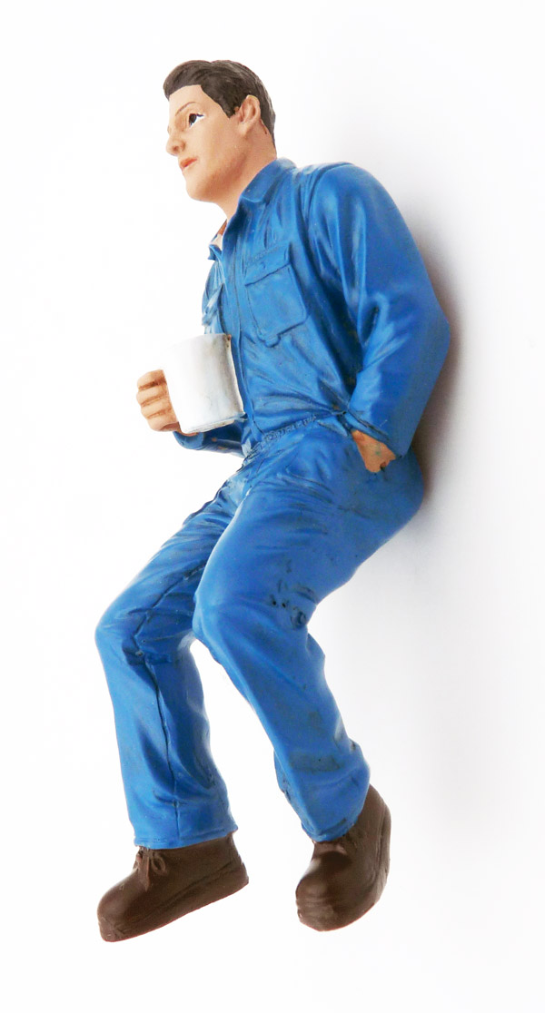 americandiorama-AD77450-2-Johnny-in-der-Schrauber-Kaffeepause