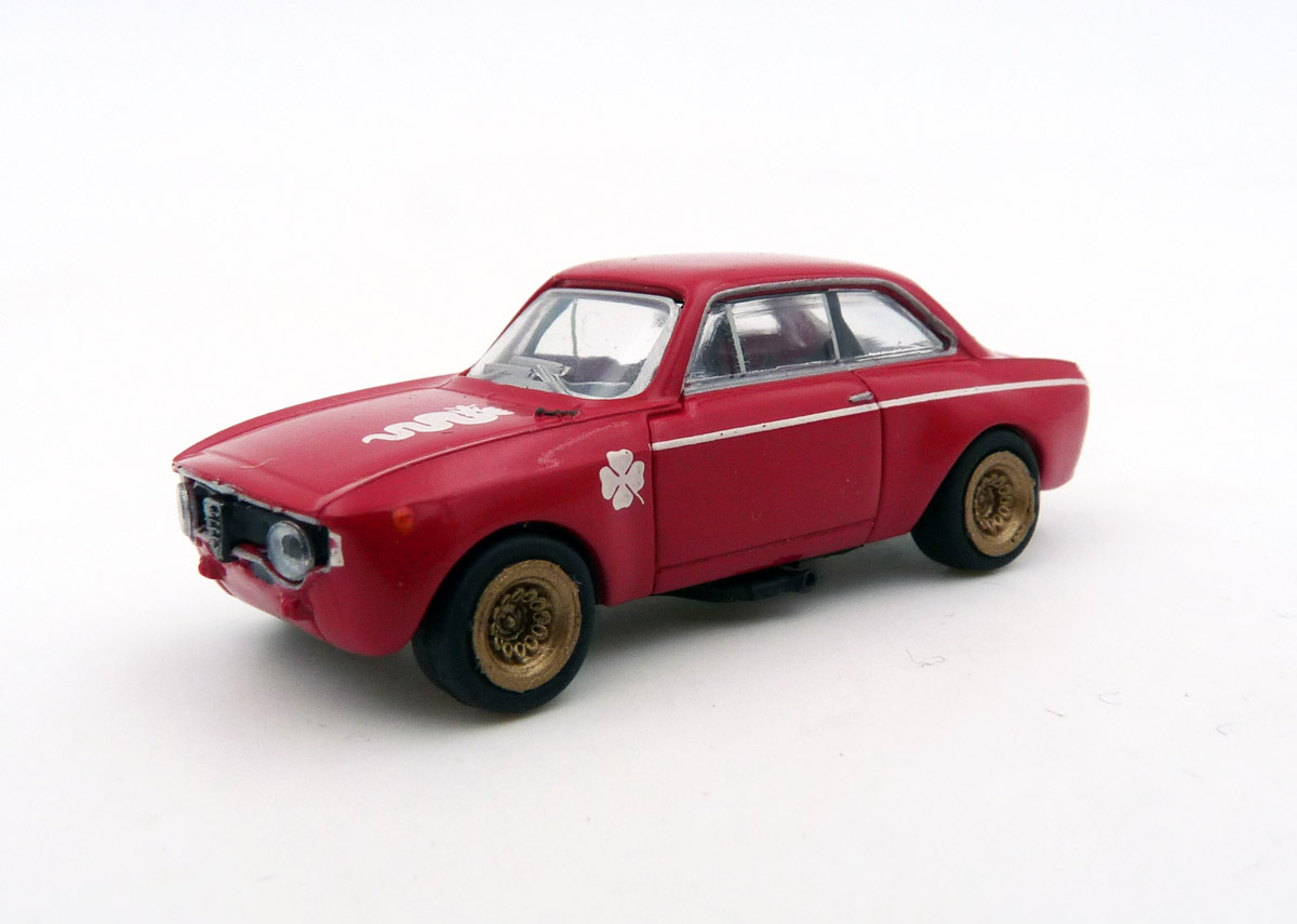 brekina-29700-Alfa-Romeo-GTA-1300-rosso-corso
