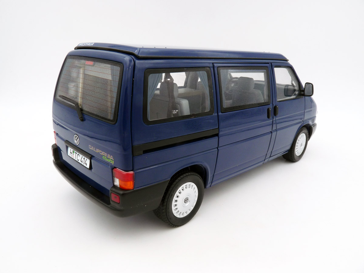 schuco-450042100-2-Volkswagen-VW-T4b-California-Coach-Aufstelldach-blau