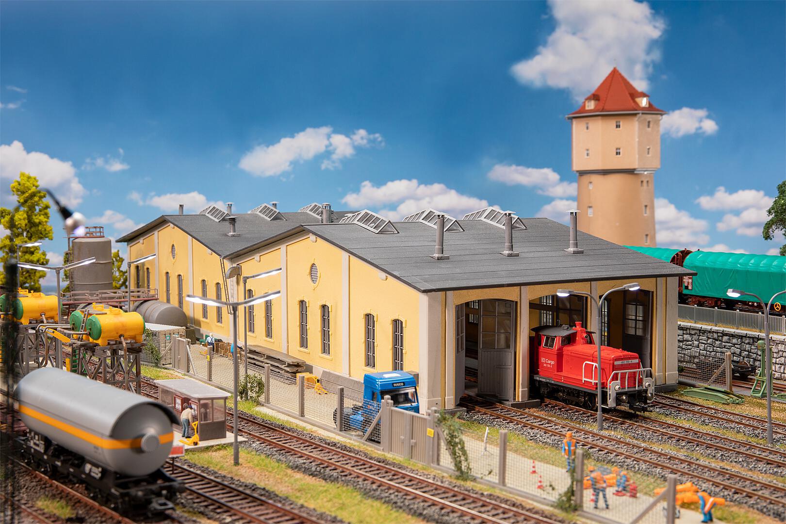 faller-120082-1-Wagenhalle-Depot-Freilassing-Bahnbetriebswerk