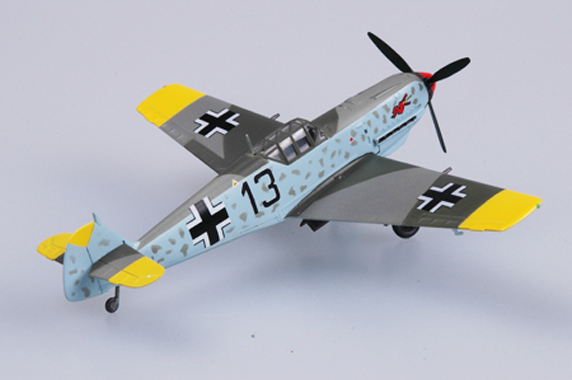 easy-model-37282-2-Messerschmitt-Bf-109-E-4-2-JG3-schwarze-dreizehn-Leitwerk