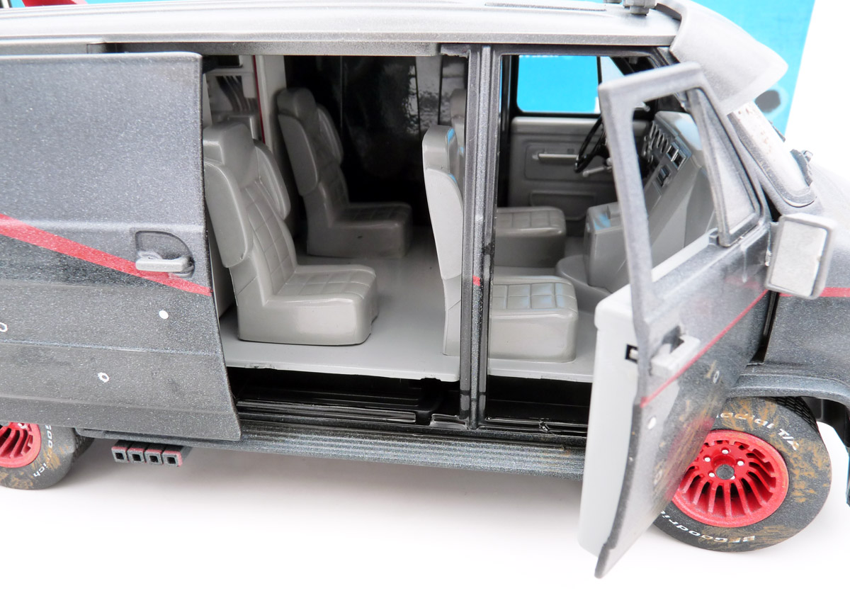 greenlight-13567-3-The-A-Team-1983-GMC-Vandura-Van-Hannibal-Face-Murdock-BA-Sitze greenlight-13567-3-The-A-Team-1983-GMC-Vandura-Van-Hannibal-Face-Murdock-BA-Sitze