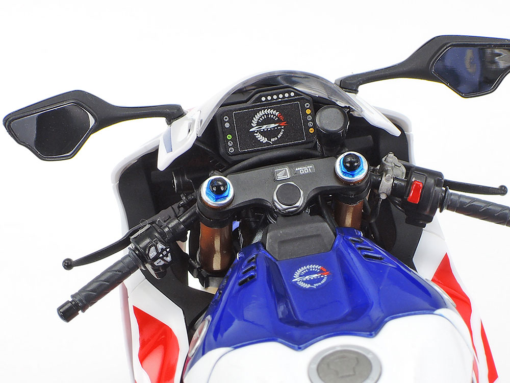 tamiya-14141-3-Honda-30th-Anniversary-Fireblade-SP-CBR1000RR-R-Superbike-Cockpit