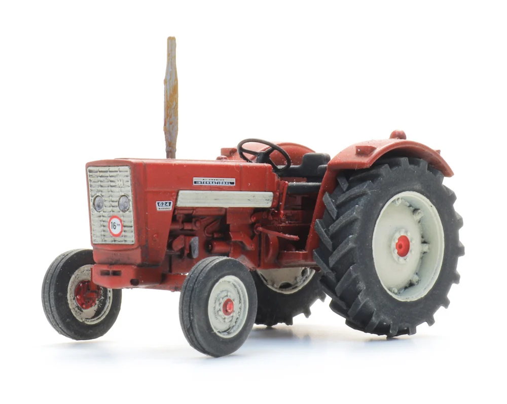 artitec-387583-1-McCormick-International-624-Traktor