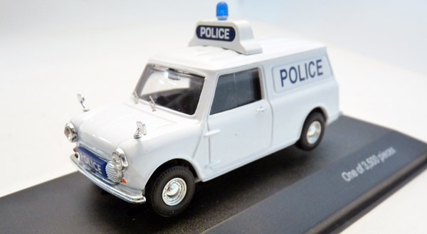 vanguards-VA01419-Morris-Mini-Van-Police