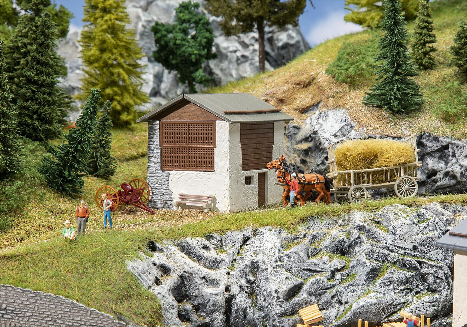 faller-130634-1-Heustadel-Graubünden-Schober-Landidylle