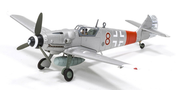corgi-AA27107-Messerschmitt-Bf109-G4-Kurt-Gabler-Jüterborg-Rote-8