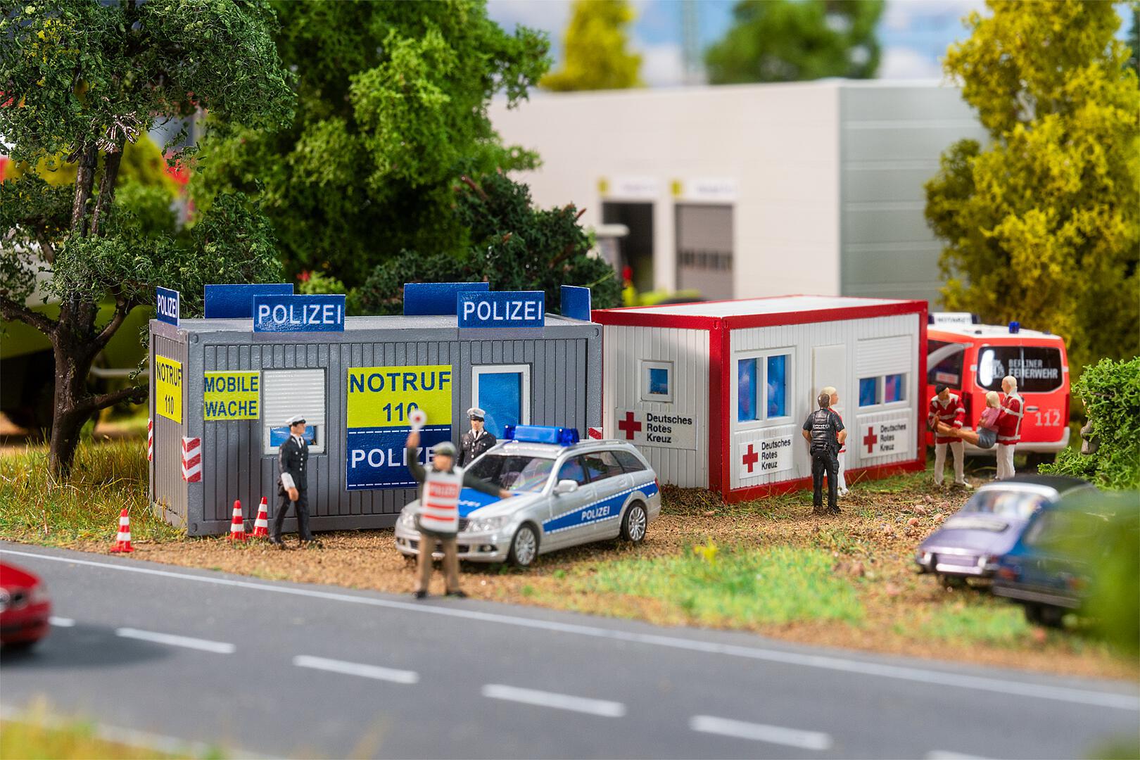 faller-180338-1-Bürocontainer-Polizei-DRK-Deutsches-Rotes-Kreuz-Sanis