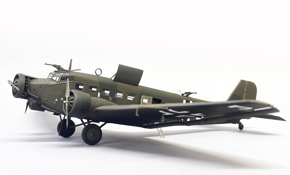 Airfix-A08022-4-Junkers-Ju52-3m-g4e-Transportflugzeug-Neumünster-Deutschland-1940