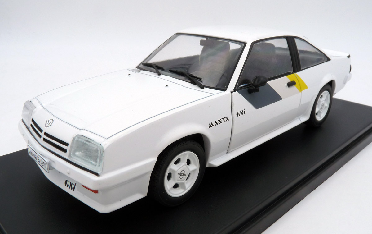 whitebox-WB124173O-1-Opel-Manta-B-GSi-weiß-Sportstreifen-Rüsselsheim