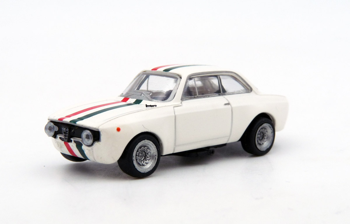 brekina-29705-Alfa-Romeo-GTA-1300-Italia-tricolore-bianco brekina-29705-Alfa-Romeo-GTA-1300-Italia-tricolore-bianco