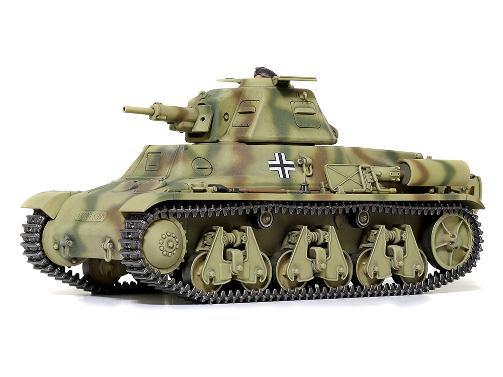 tamiya-35389-5-French-light-tank-H39-PzKpfw38H-735f-mit-zwei-Figuren-Tarnschema