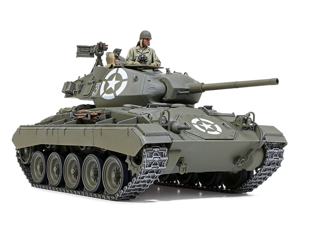 Tamiya-35391-1-US-light-tank-M24-Chaffee-european-theater-mit-zwei-Torso-Figuren