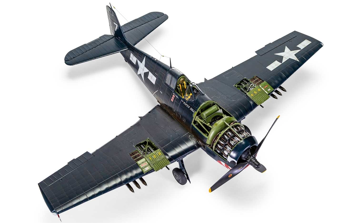 airfix-A19004-4-Grumman-F6F-5-Hellcat-Riesenbausatz airfix-A19004-4-Grumman-F6F-5-Hellcat-Riesenbausatz