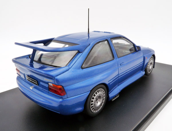 whitebox-WB124089-2-Ford-Escort-RS-Cosworth-blau-metallic