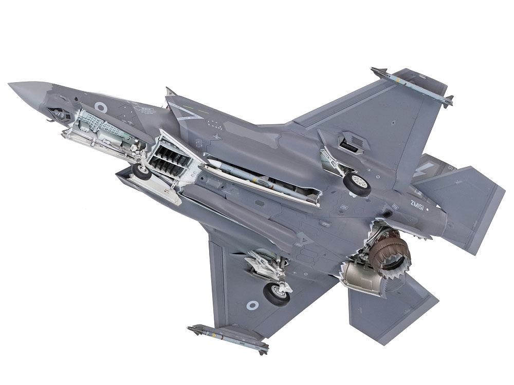 tamiya-60793-3-Lockheed-Martin-F-35B-Lightning-II-Bottom