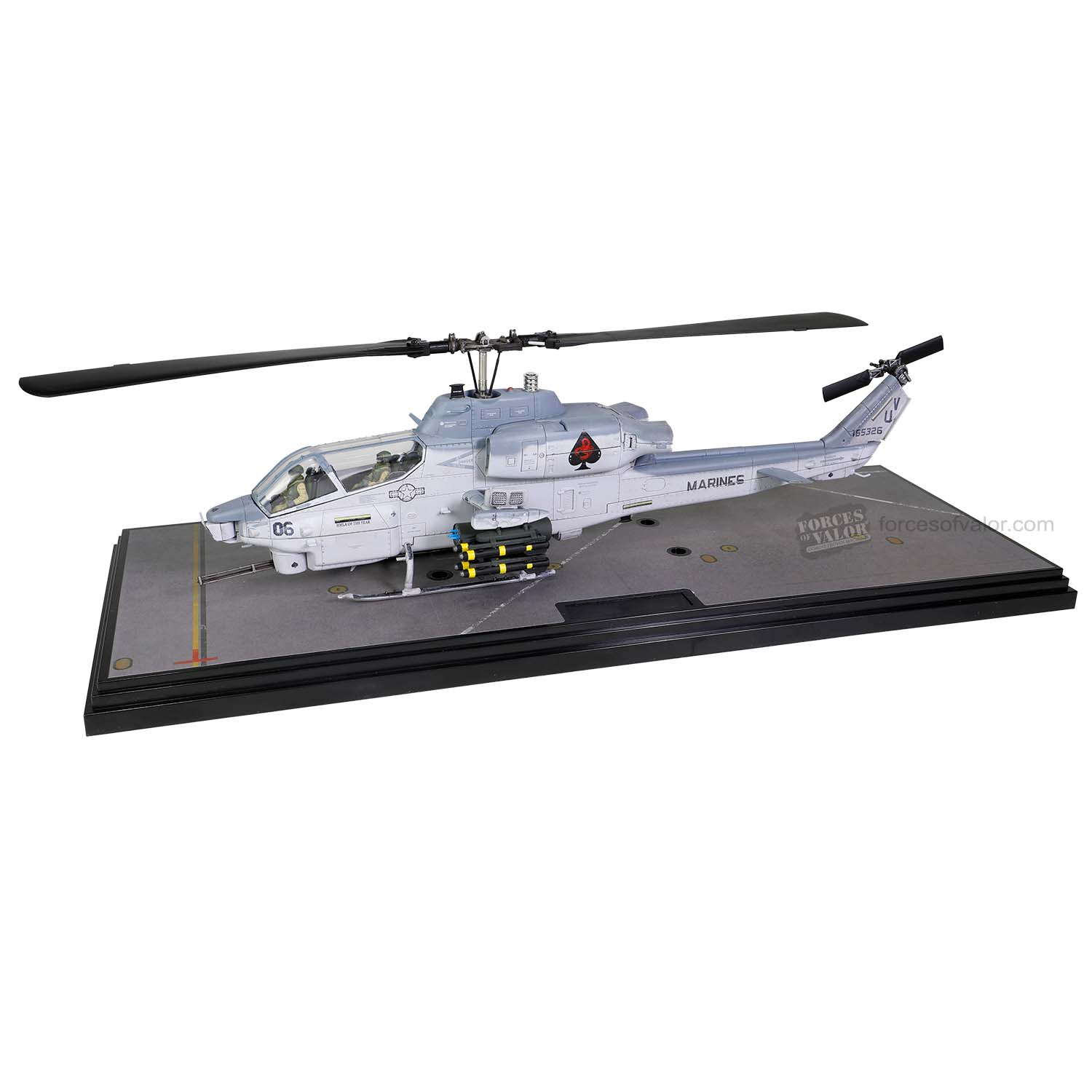 forcesofvalor-FOV-820004A-1-1-US-Marine-Corps-Bell-AH-1W-Whiskey-Cobra-Helicopter-NTS-Camp-Pendleton-2012 forcesofvalor-FOV-820004A-1-1-US-Marine-Corps-Bell-AH-1W-Whiskey-Cobra-Helicopter-NTS-Camp-Pendleton-2012