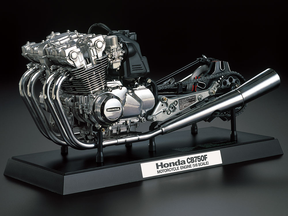 tamiya-16024-1-Honda-750-Four-Motor