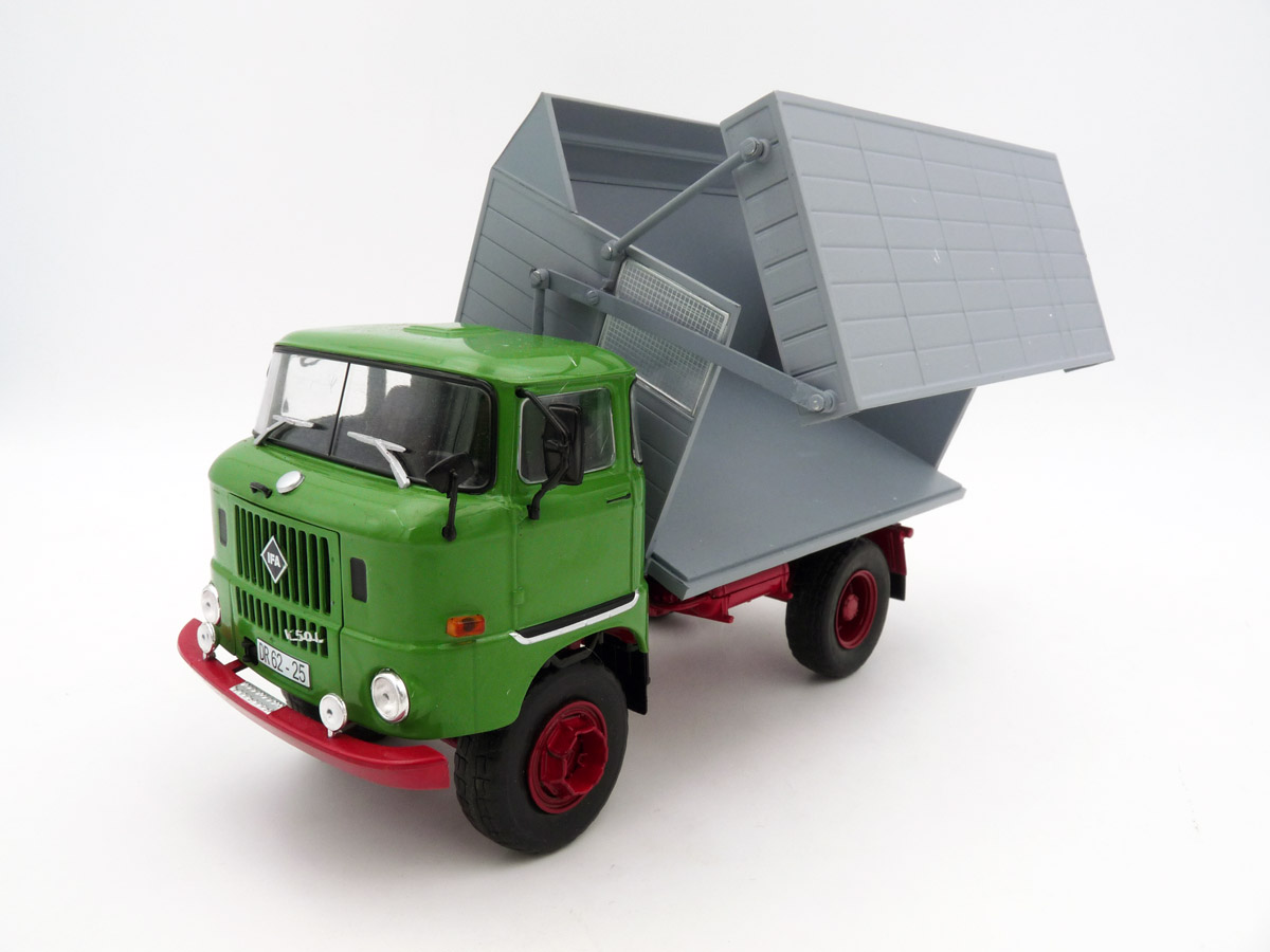 Schuco-32U00003-1-IFA-W50-SHA-Schwerhäckselaufbau-grün-grau-DDR-LKW-VEB-Industrieverband-Fahrzeugbau-Ludwigsfelde