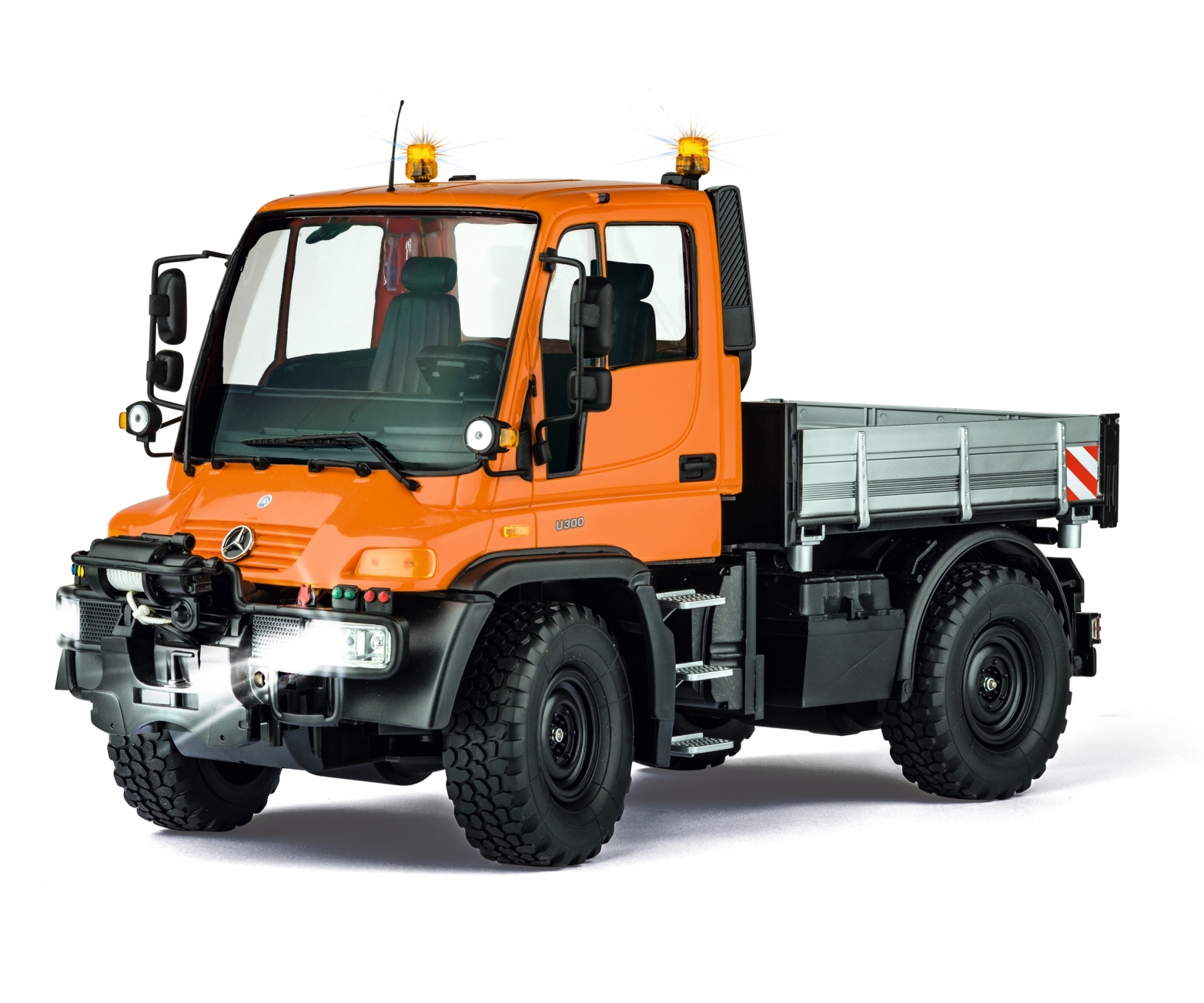 carson-500907720-2-Mercedes-Benz-Unimog-U300-kommunalorange-RTR-mit-RC-Anlage-ferngesteuertes-Feuerwehrauto-für-Kinder-Erwachsene