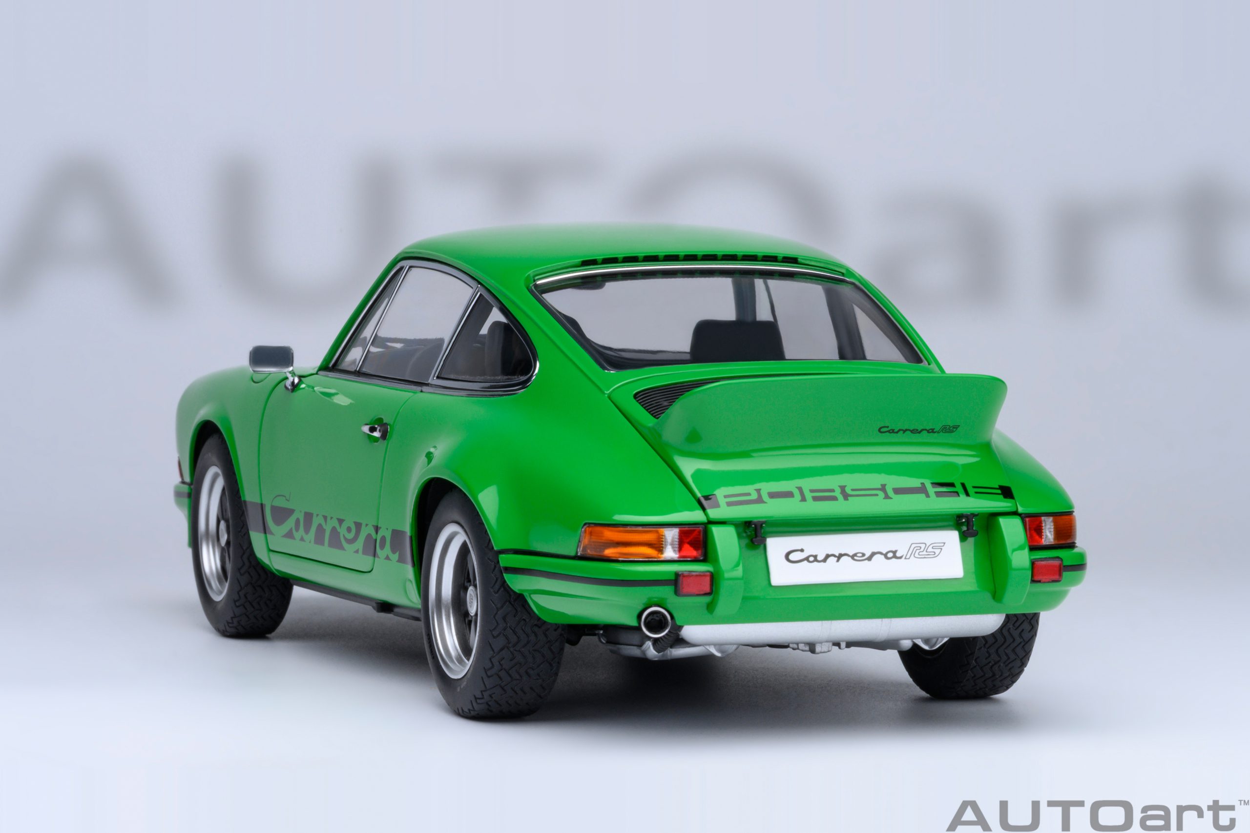 autoart-78034-9-Porsche-911-Carrera-RS-2-7-viper-green-black-stripes-Leichtbau-Heckbürzel autoart-78034-9-Porsche-911-Carrera-RS-2-7-viper-green-black-stripes-Leichtbau-Heckbürzel
