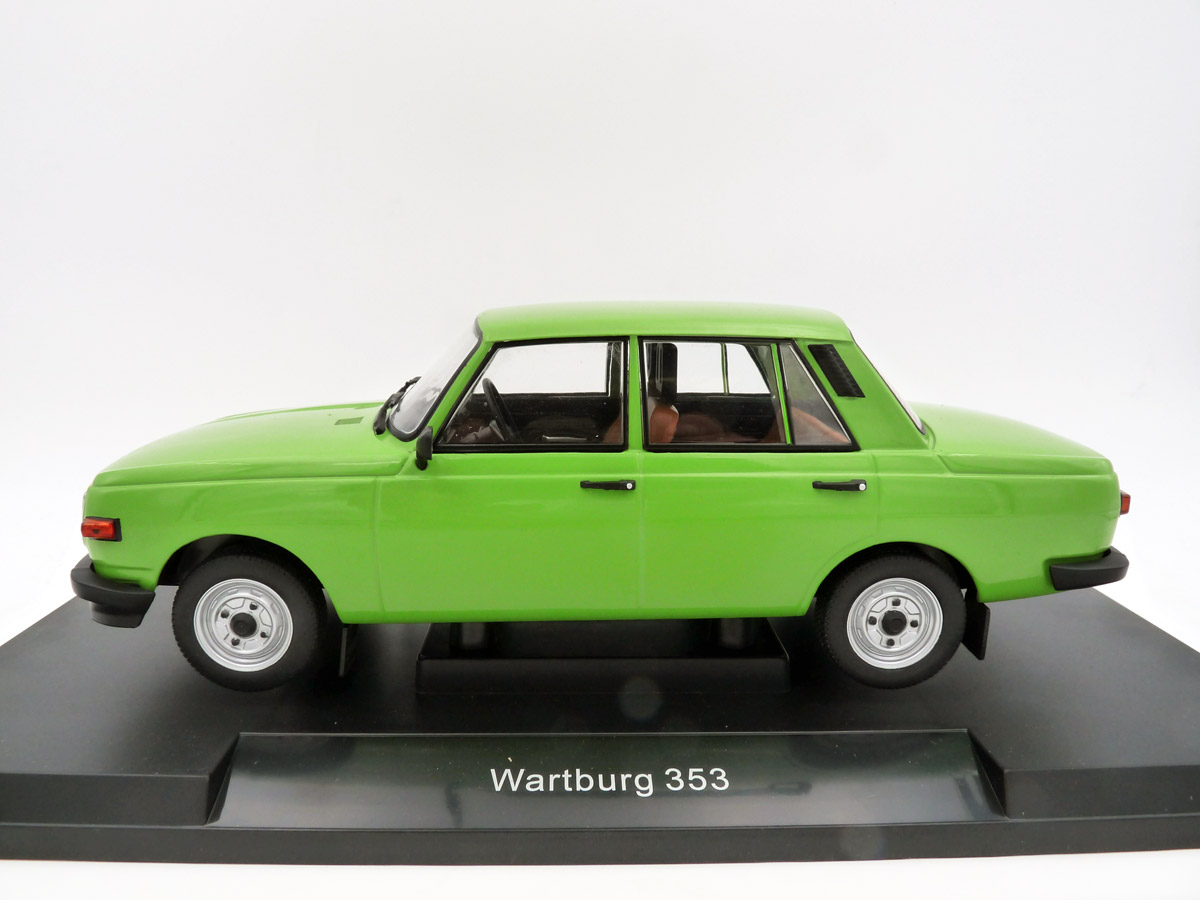 modelcar-group-MCG-18062-2-Wartburg-353-S-1985-1988-grün-DDR-Ostalgie-VEB