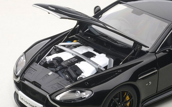 autoart70253-4.jpg autoart70253-4.jpg