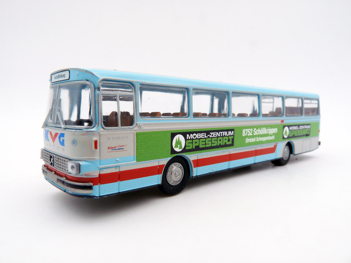 brekina-56113-1-KVG-Setra-S-140-ES-Möbel-Zentrum-Spessart-Schmidmeier-8752-Schneppenbach-Fahrerseite