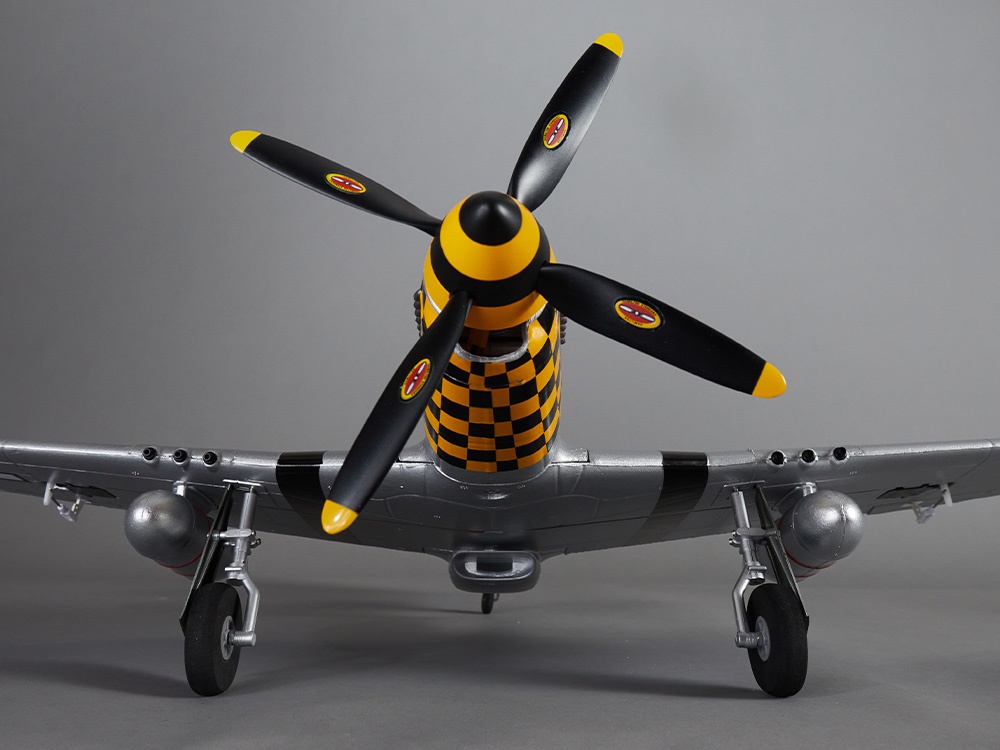derbee-DB003PG-3-P-51-Mustang-Double-Trouble-two-Vierblattpropeller derbee-DB003PG-3-P-51-Mustang-Double-Trouble-two-Vierblattpropeller