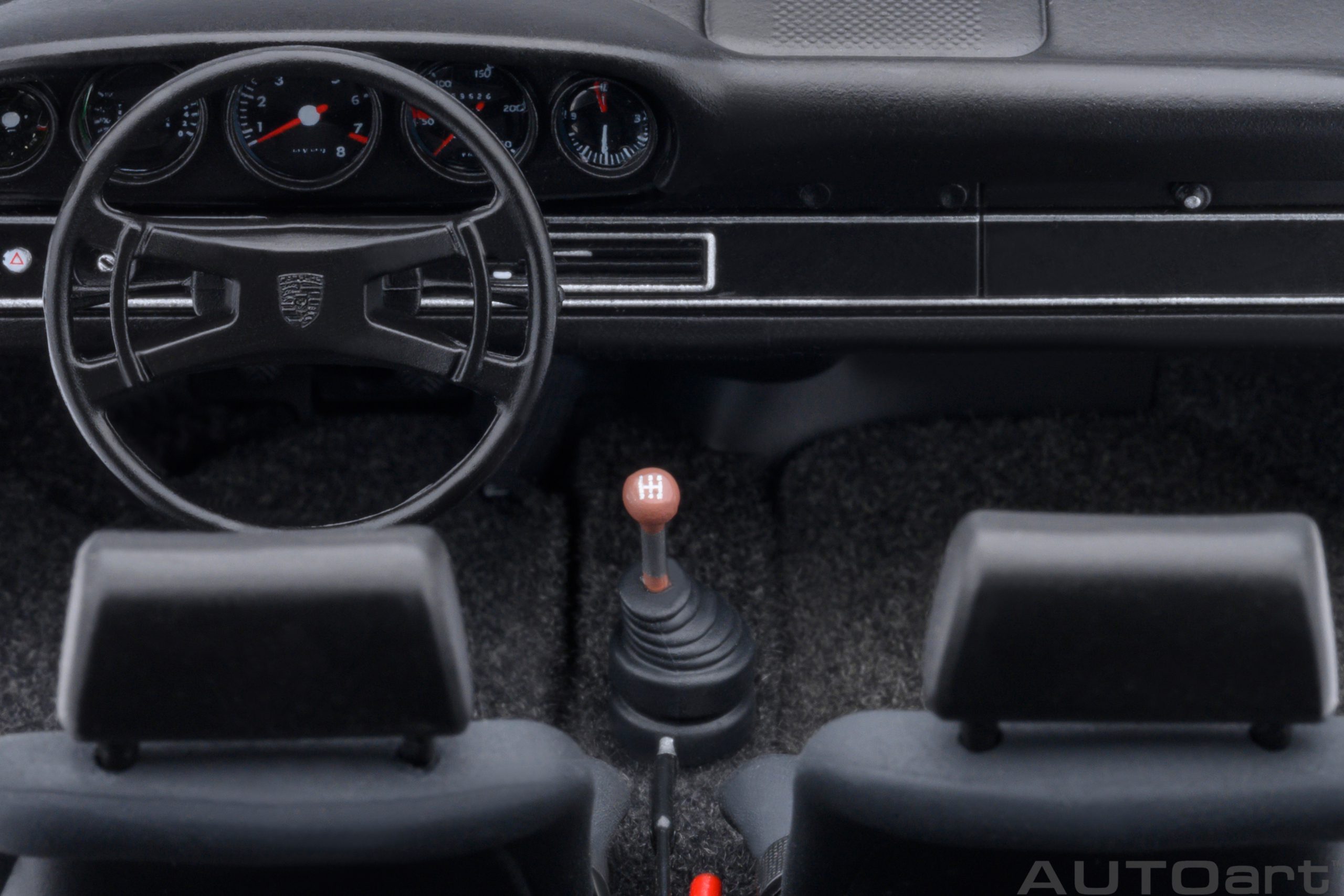 autoart-78034-8-Porsche-911-Carrera-RS-2-7-viper-green-black-stripes-Leichtbau-Cockpit autoart-78034-8-Porsche-911-Carrera-RS-2-7-viper-green-black-stripes-Leichtbau-Cockpit