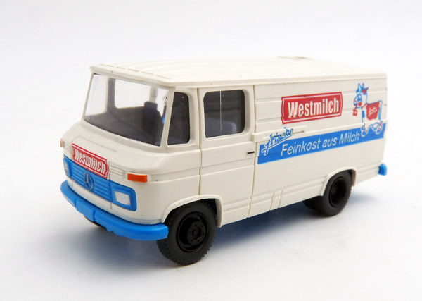 wiking-027058-Mercedes-Benz-L-406-Kastenwagen-Westmlich-frische-Feinkost-aus-Milch-Kuh-Lotti-weiß