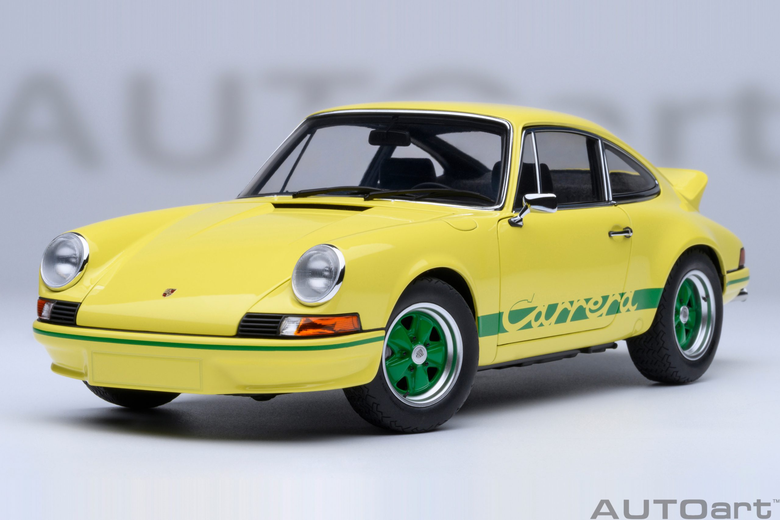 autoart-78033-1-Porsche-911-Carrera-RS-2-7-light-yellow-green-stripes-Frontschürze