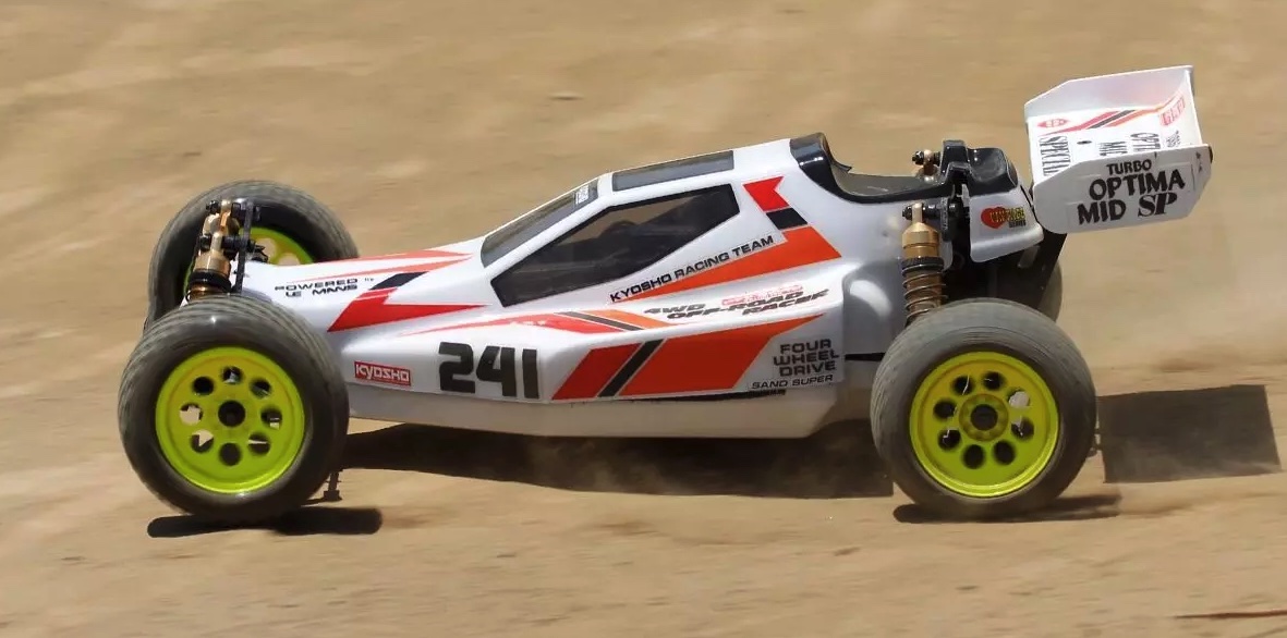 Kyosho-30623-9-Turbo-Optima-Mid-Special-1988-Retro-Vintage-RC-Buggy-Kit-Bausatz-Actionshot