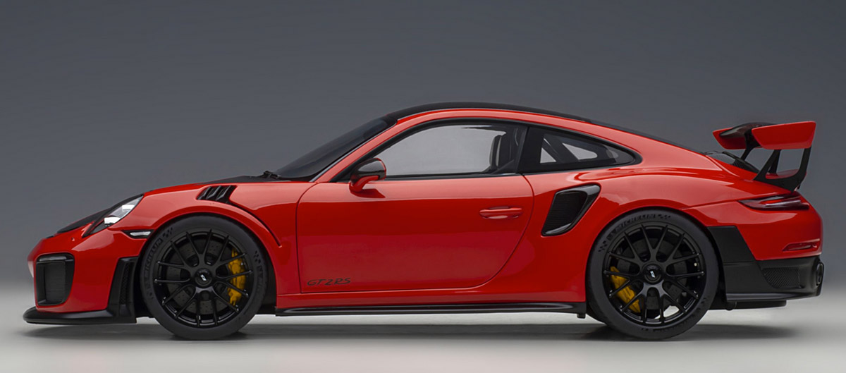 autoart-78173-3-Porsche-911-GT2-RS-Weissach-Package-guards-red-991-2 autoart-78173-3-Porsche-911-GT2-RS-Weissach-Package-guards-red-991-2