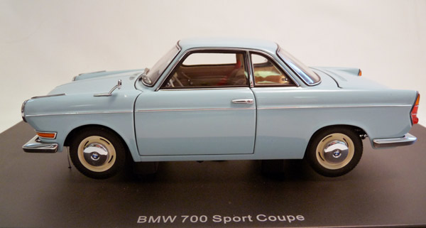 Autoart BMW 700 Sport Coupé (Kurzheck), keramikblau, #70652