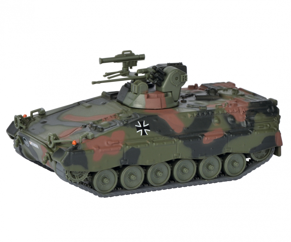 schuco-452656600-Marder-1A2-Schützenpanzer-der-Bundeswehr-flecktarn