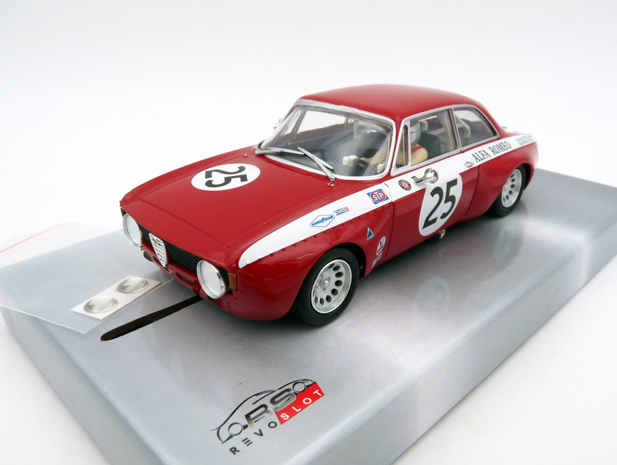 revoslot-RS0129-1-Alfa-Romeo-Giulia-Sprint-GT-25-Winner-Trans-Am-Mid-Ohio-1970-Bert-Everett-Sales-Service