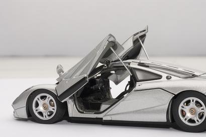 Autoart McLaren F1, magnesium silver, #56001