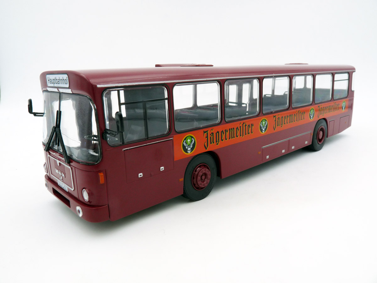 premium-classixxs-PCL47186-1-MAN-SL-200-Überlandbus-Jägermeister-vorne